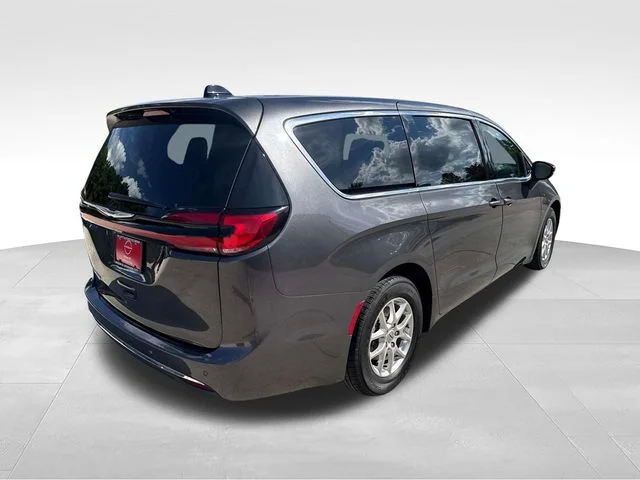 Used 2023 Gray Chrysler Touring L image 8