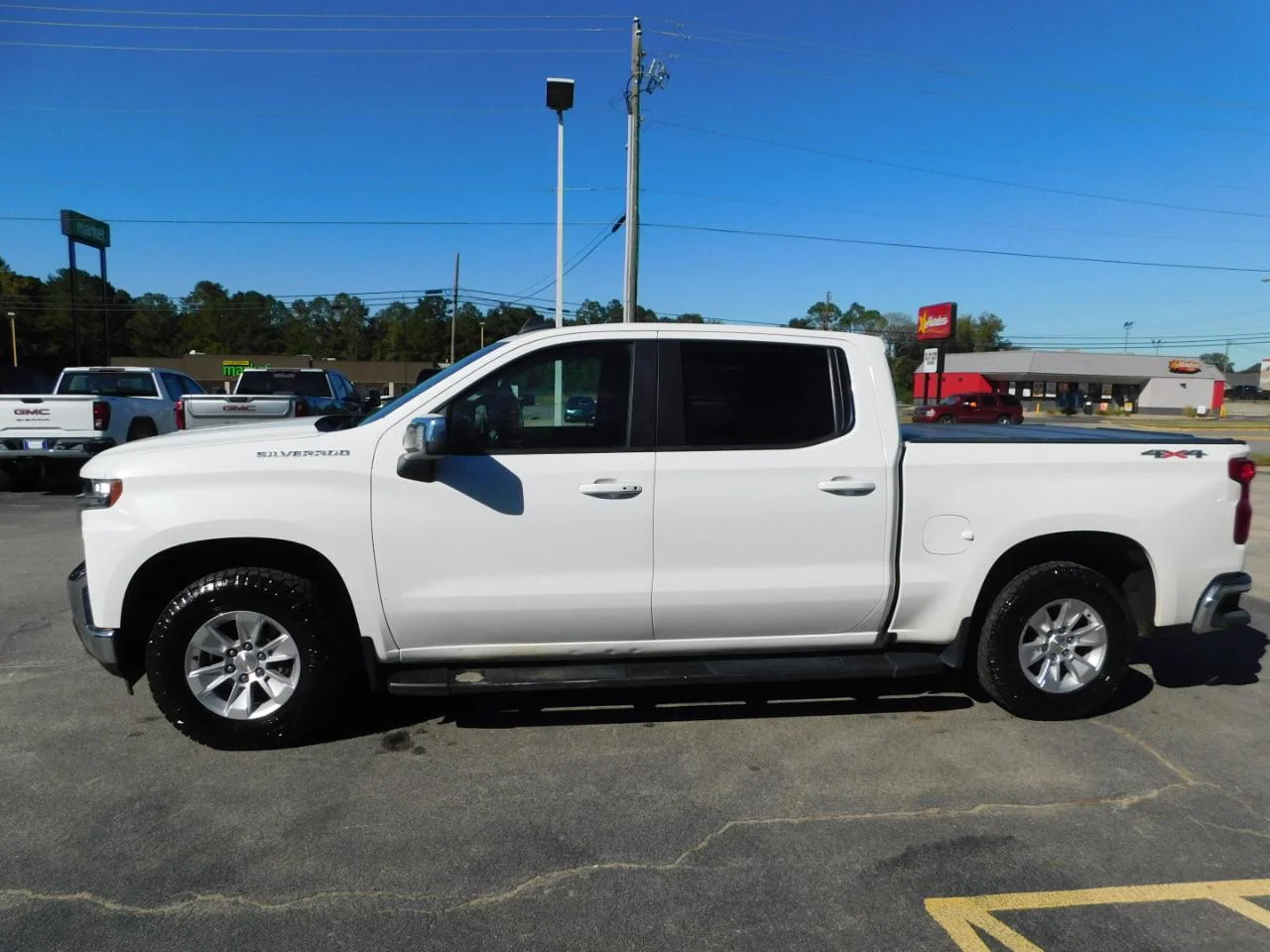 Used 2022 White Chevrolet 4WD CREW CAB 147 in LT W/1L image 5
