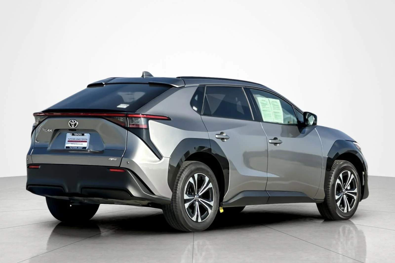 Certified Used 2023 PRECIOUS METAL Toyota XLE image 5