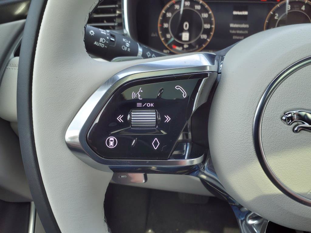 New 2026 Eiger Grey Metallic Jaguar R-Dynamic S image 15