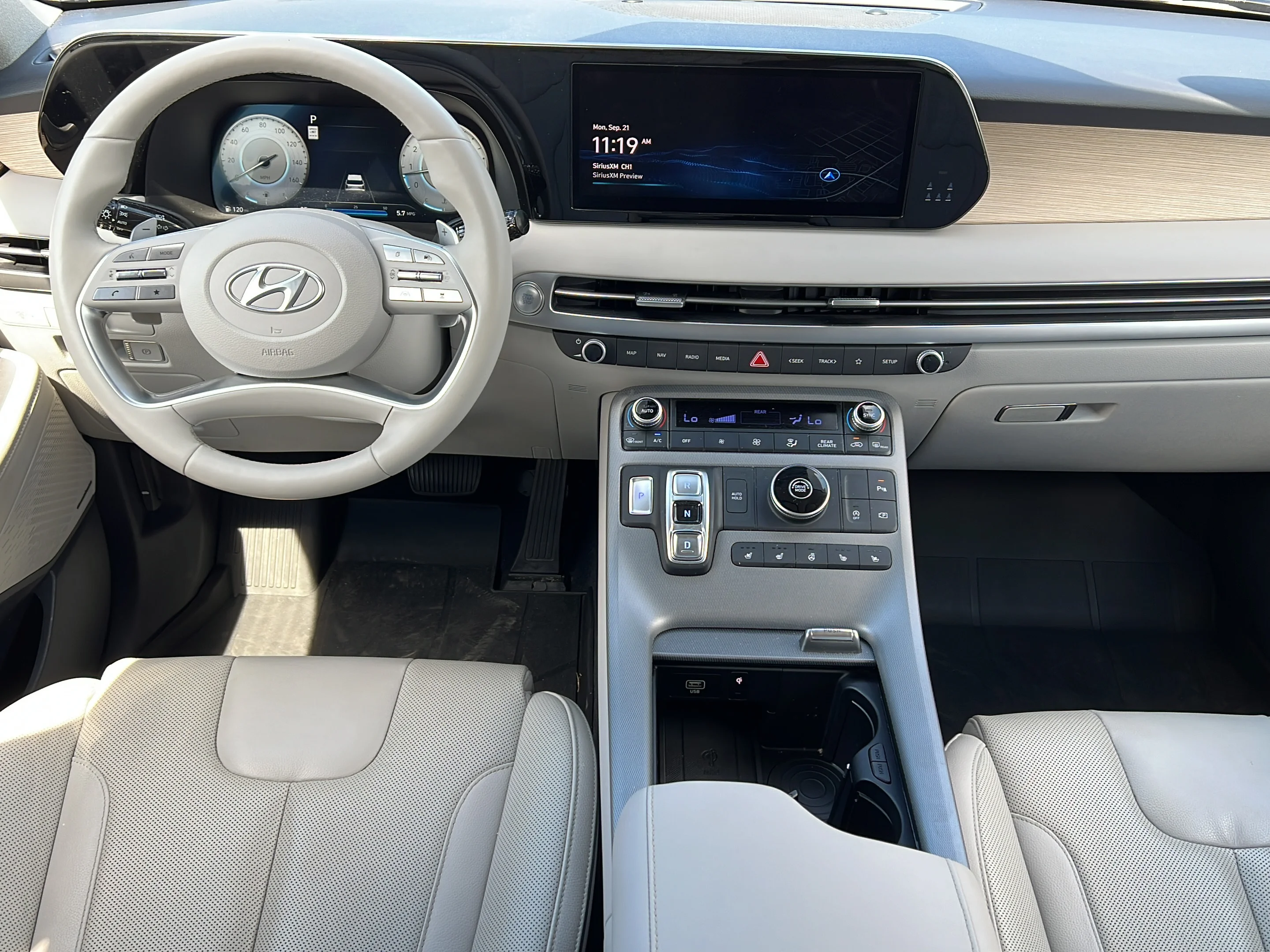 Used 2023 Abyss Black Pearl Hyundai Limited image 14