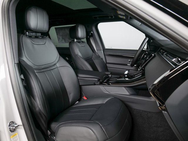 New 2026 Borasco Grey Land Rover Dynamic SE image 3