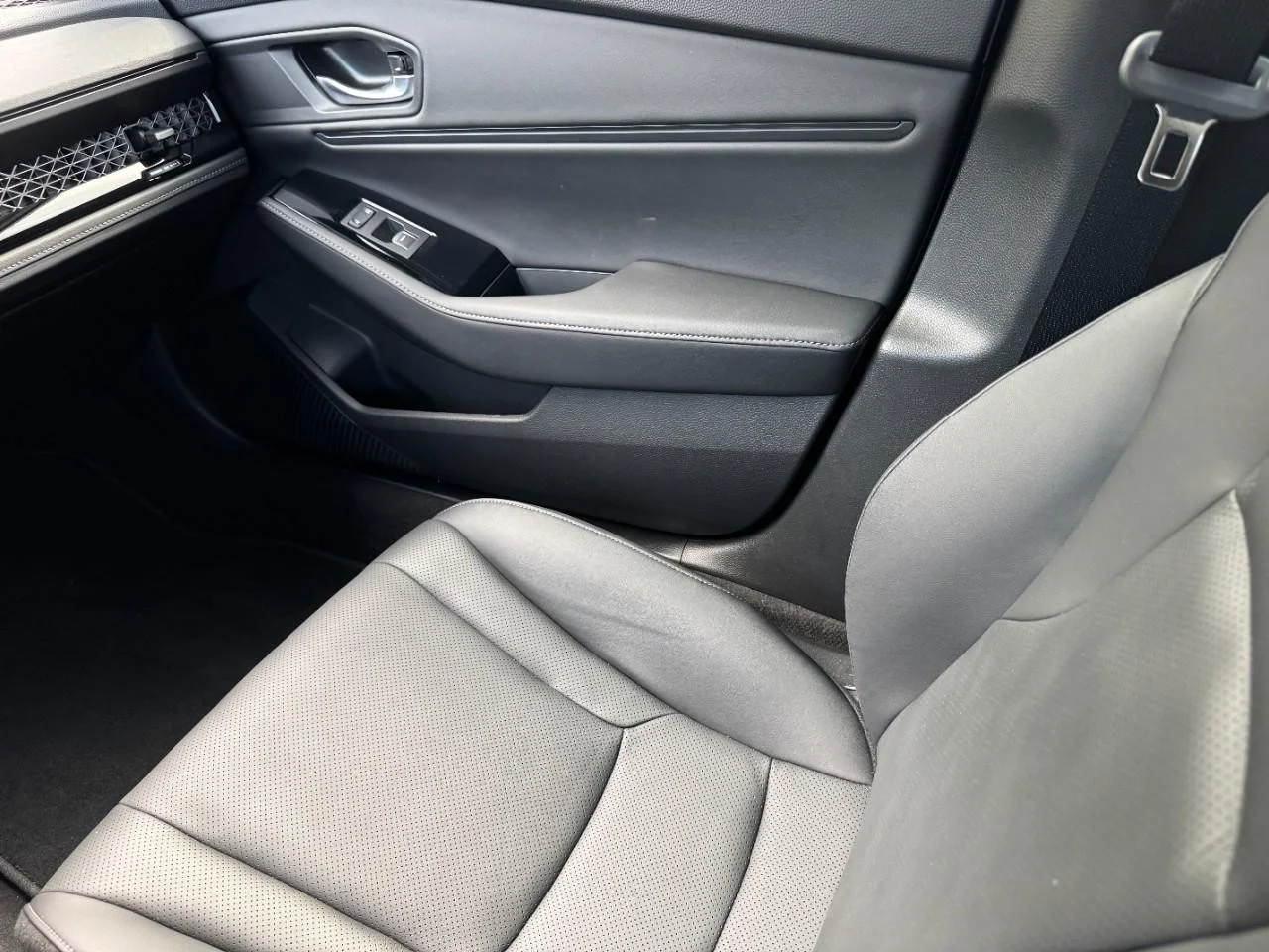 2025 Honda Accord Hybrid Touring - Photo 16