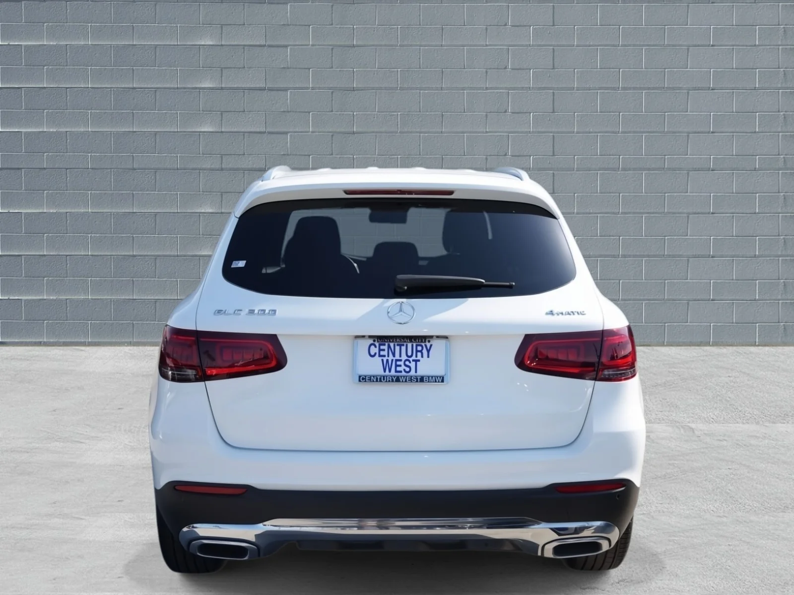 Used 2022 Polar White Mercedes-Benz GLC 300 4MATIC® SUV image 4