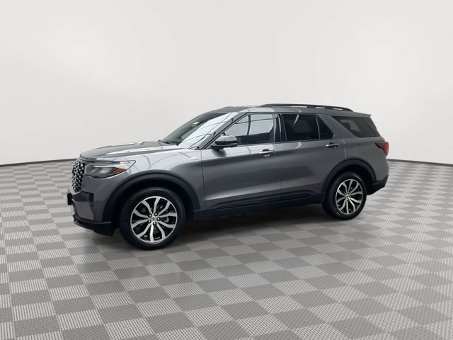 Used 2025 Carbonized Gray Metallic Ford ST-Line image 39