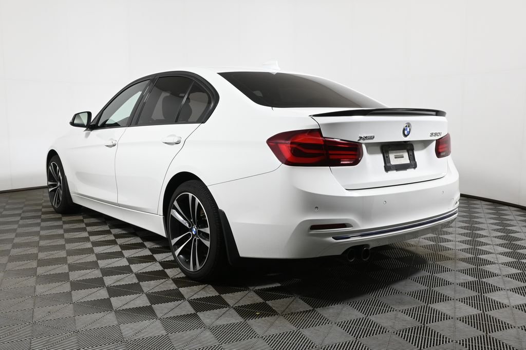 Used 2018 White BMW 330i xDrive image 9