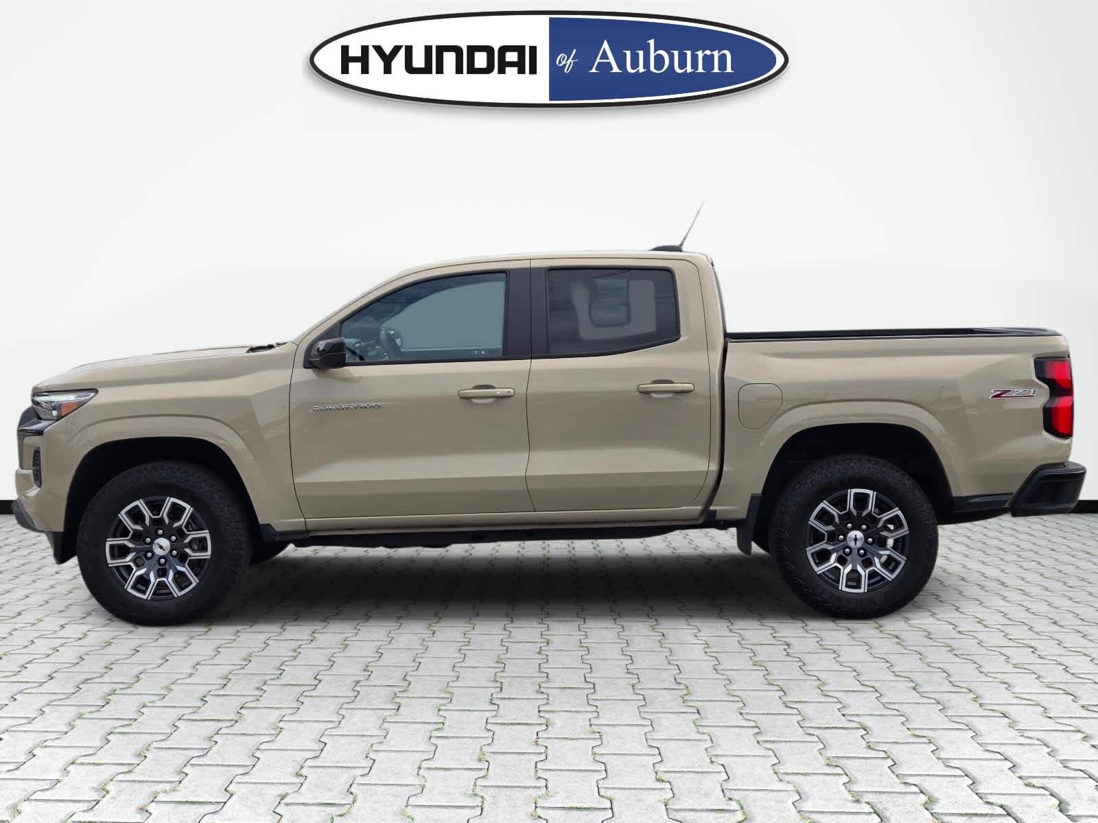 2023 Chevrolet Colorado Z71 - Photo 12