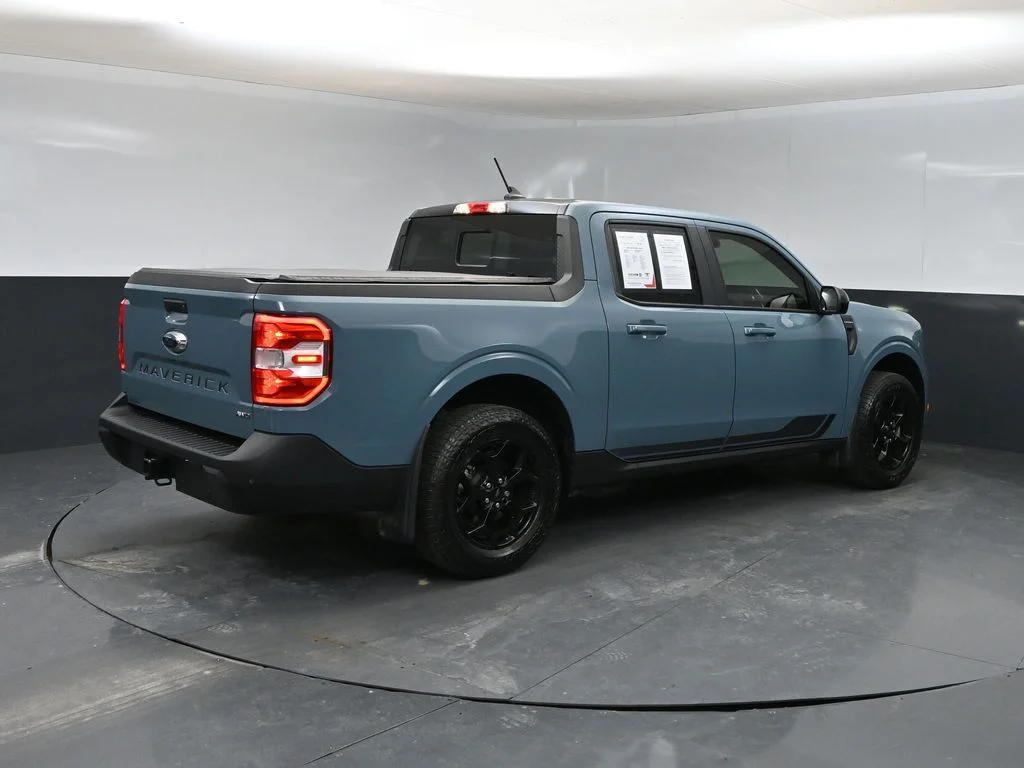 Used 2022 Blue Ford Lariat image 2
