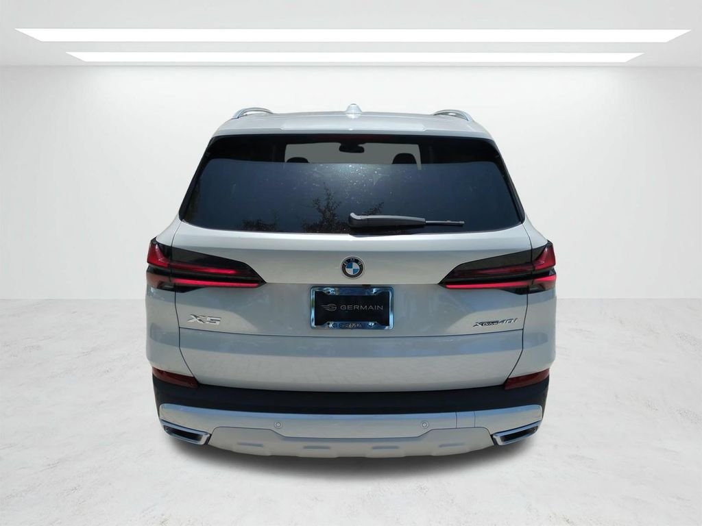 New 2026 White Metallic BMW xDrive40i image 5