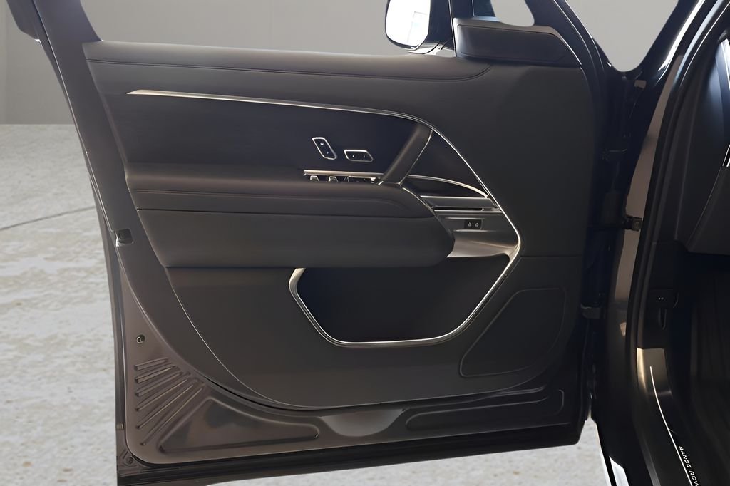 2025 Land Rover Range Rover SE - Photo 6