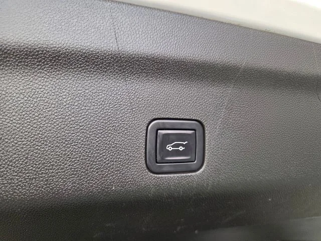 Used 2022 White GMC SLT image 15