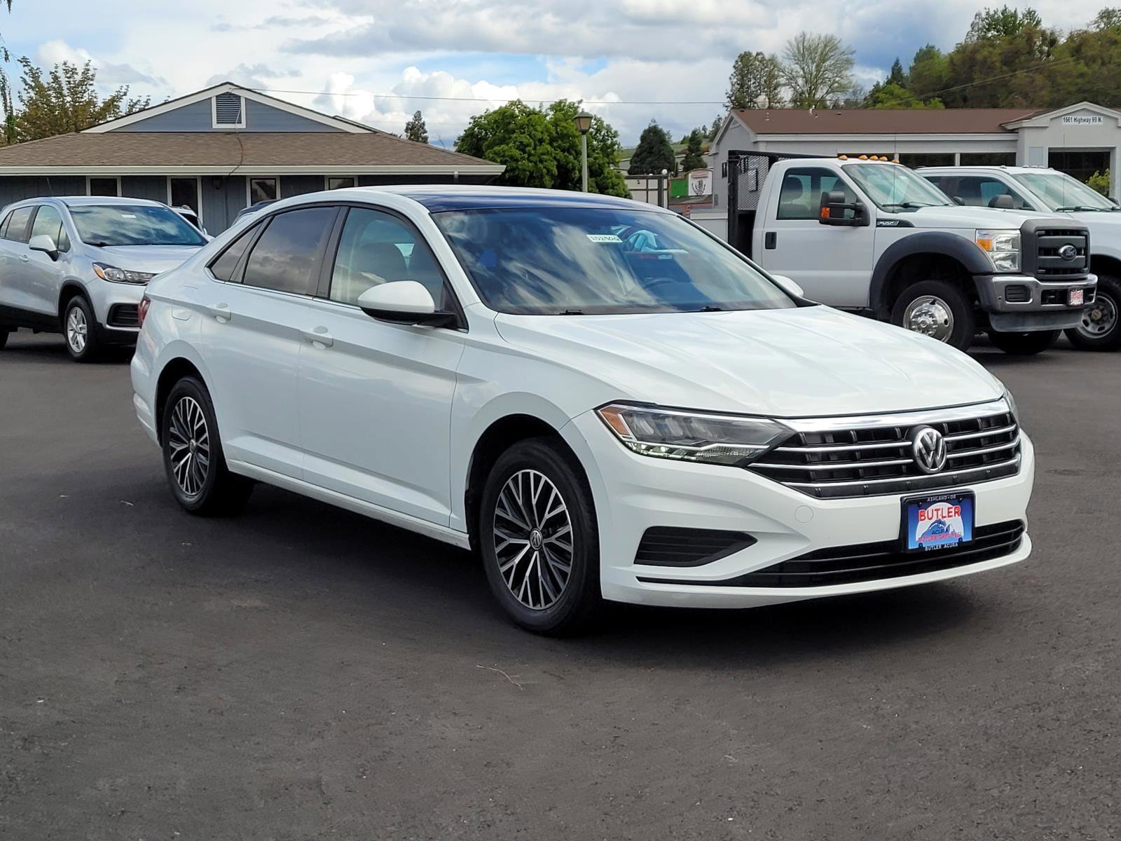 Used 2021 Pure White Volkswagen R-Line image 3
