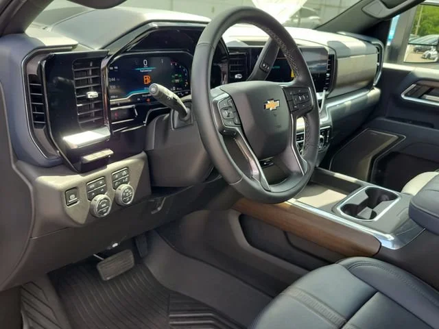2025 Chevrolet Silverado 2500HD High Country - Photo 17