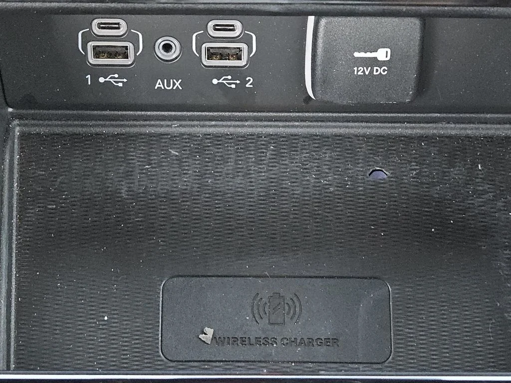 Used 2025 Black Jeep Limited image 30