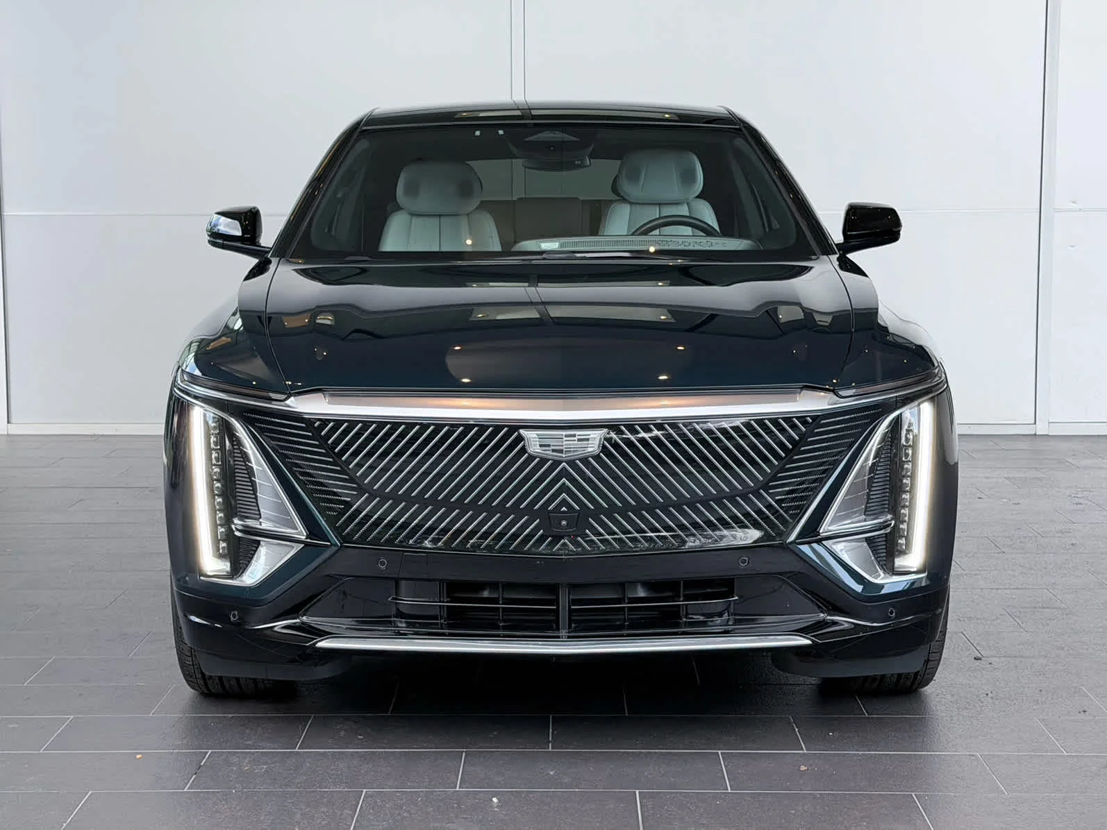 Certified 2024 Cadillac LYRIQ Luxury 2 with VIN 1GYKPRRL5RZ138173 for sale in Houston, TX
