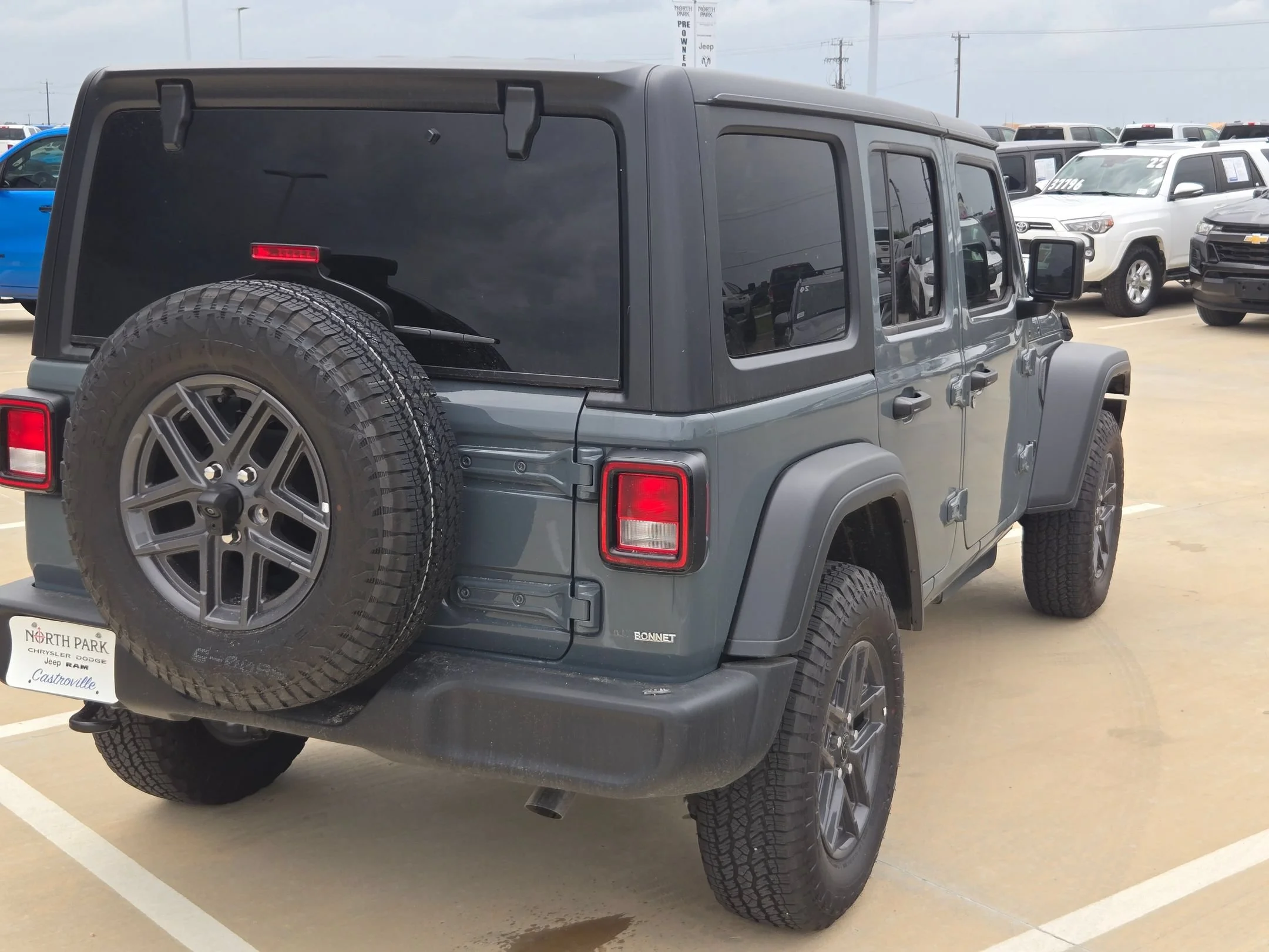 New 2026 Anvil Clear-Coat Exterior Paint Jeep Sport S image 3