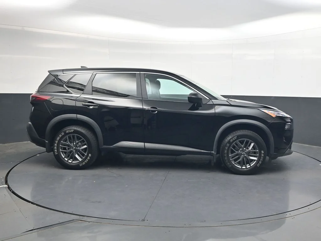 Used 2023 Black Nissan S image 4