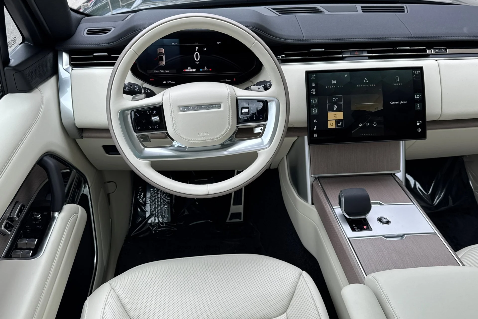 New 2026 Belgravia Green Land Rover SE image 16