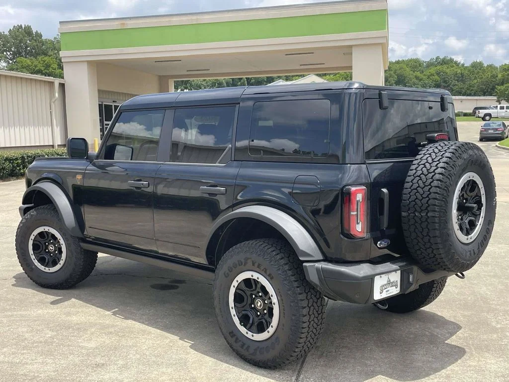 New 2025 Black Ford Badlands image 5