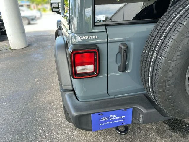 Used 2024 Gray Jeep Sport S image 25