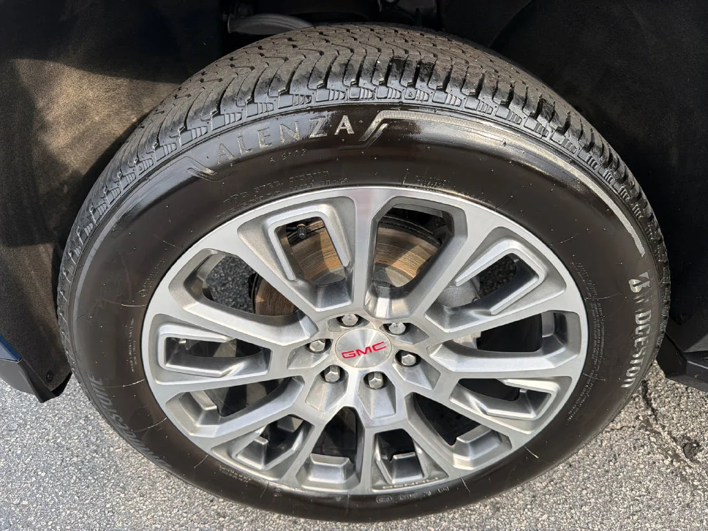 Used 2025 Blue GMC Denali image 11
