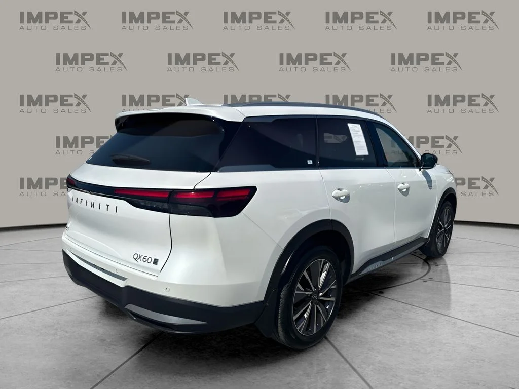 Used 2026 White INFINITI LUXE image 5