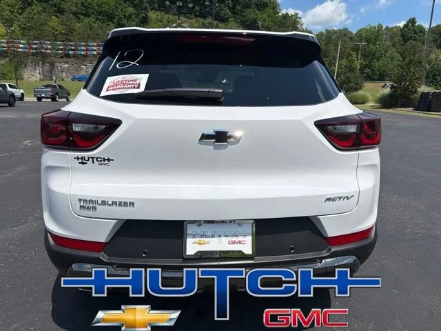 New 2026 Iridescent Pearl Tricoat Chevrolet ACTIV image 5