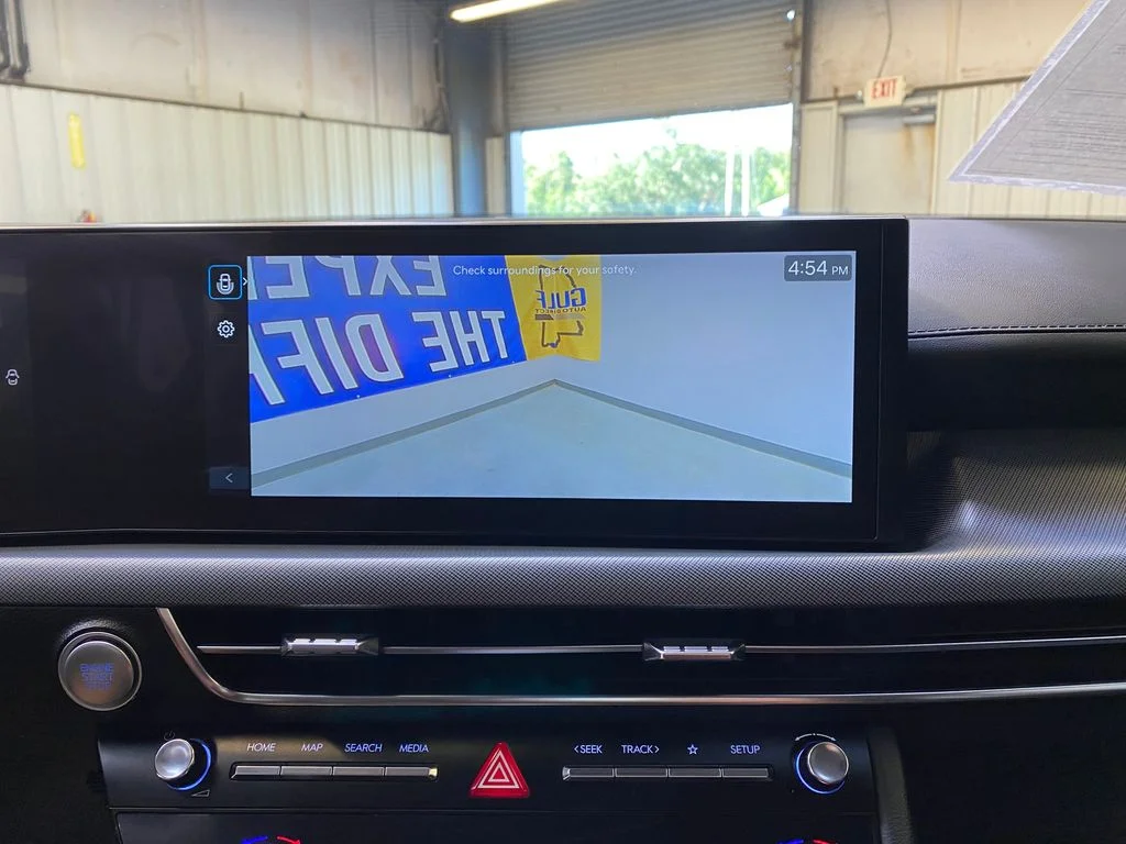 Used 2026 White Hyundai SEL Sport image 41