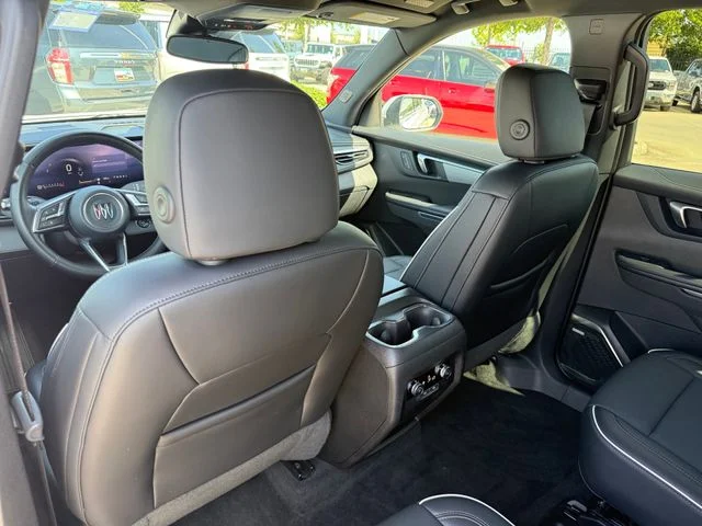 Used 2025 Summit White Buick Preferred image 28