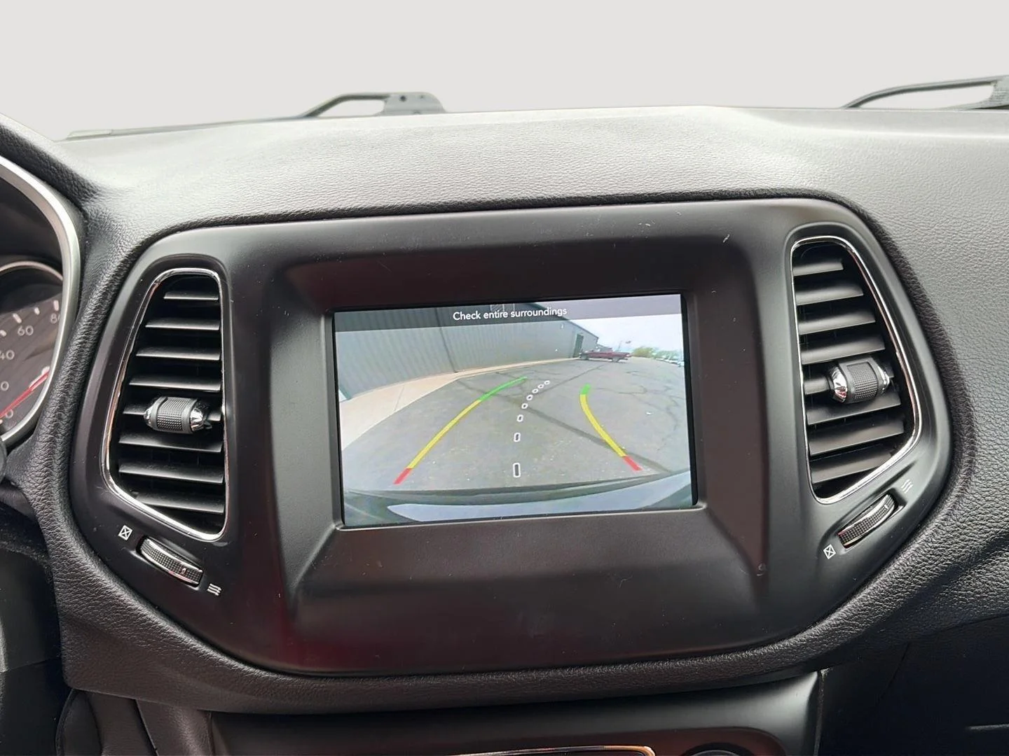 Certified Used 2019 Diamond Black Crystal Pearlcoat Jeep Latitude image 33