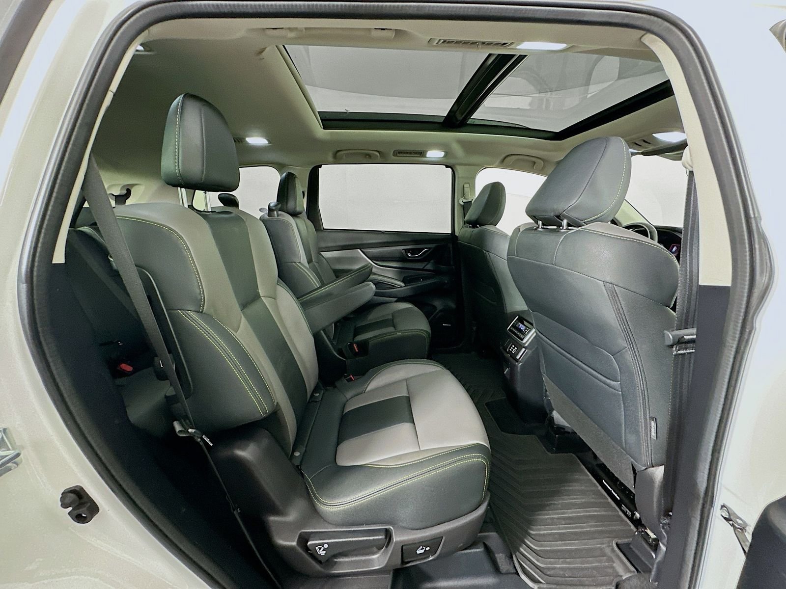 Used 2023 Crystal White Pearl Subaru Onyx Edition image 30