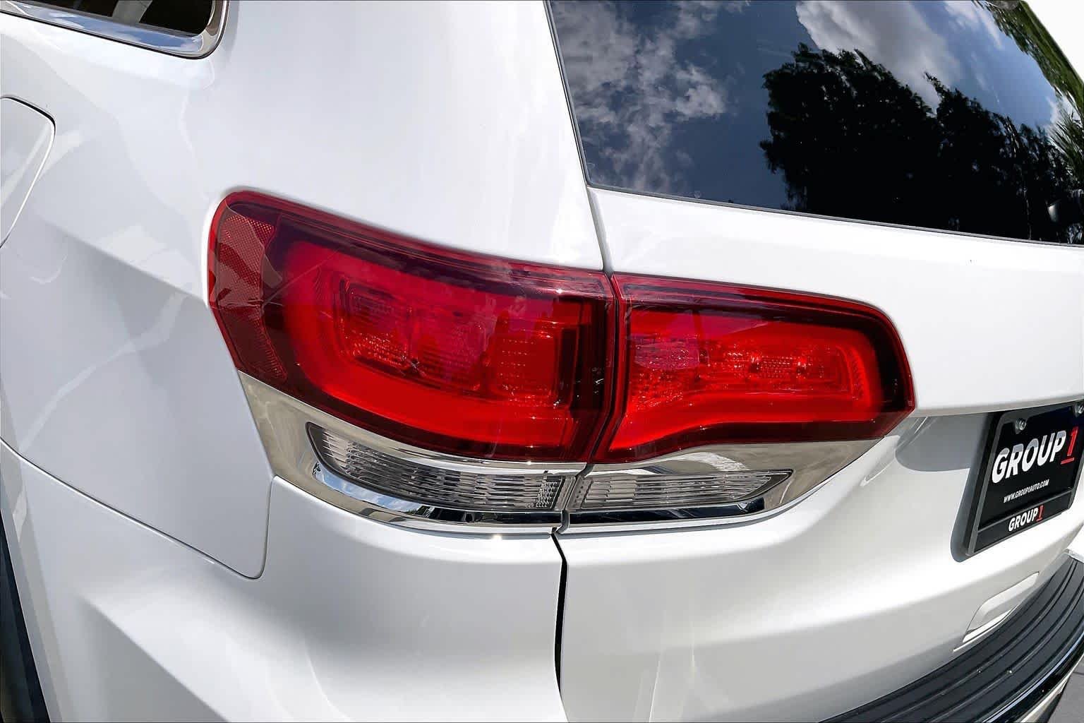 Used 2021 Bright White Clearcoat Jeep Limited image 27