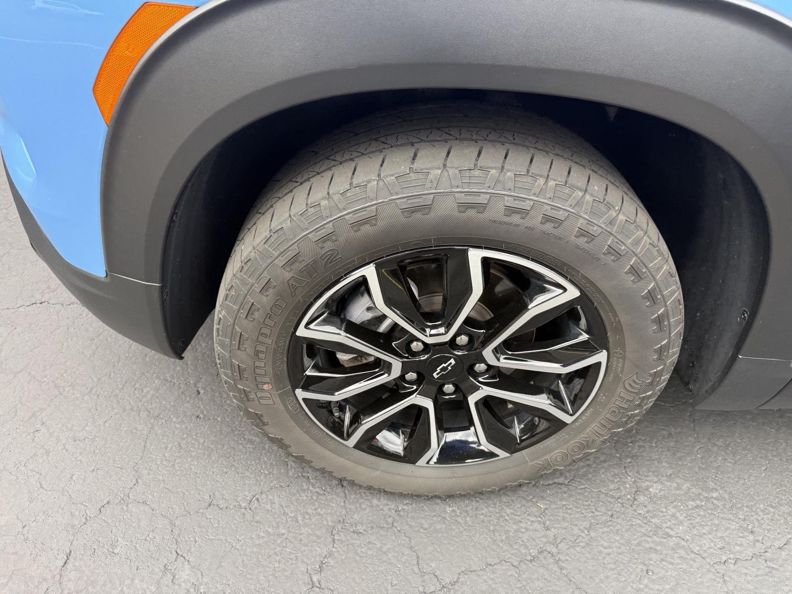 Used 2024 Fountain Blue Chevrolet ACTIV image 3