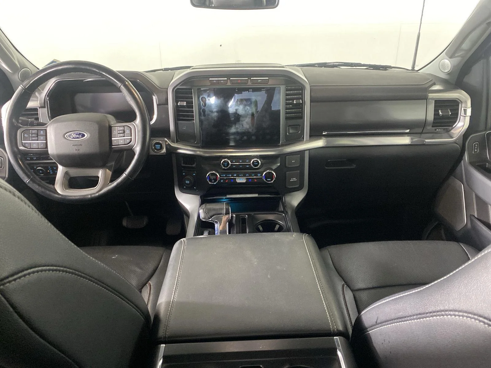 Used 2021 Iconic Silver Ford LARIAT image 26