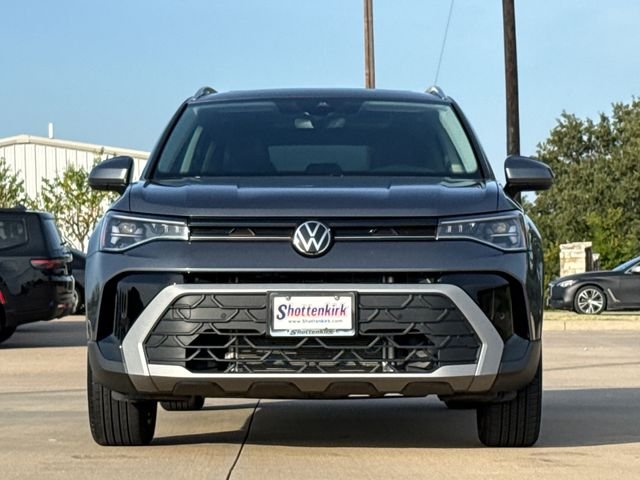 Used 2025  Volkswagen 1.5T SE image 2