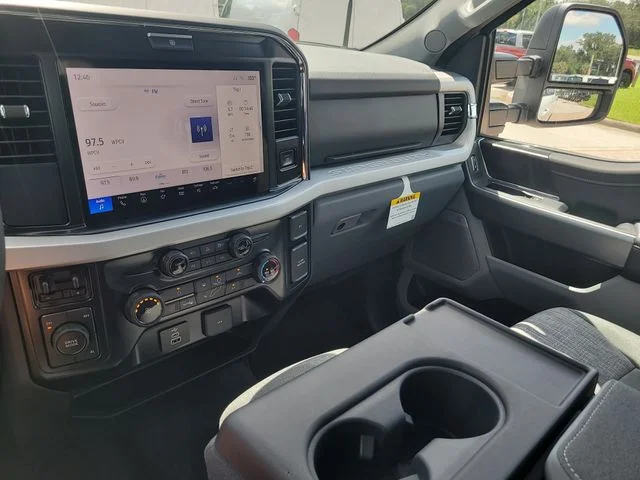 New 2026 Oxford White Ford XLT image 22