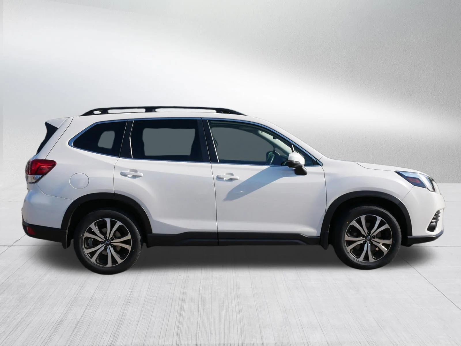 Used 2023 Crystal White Pearl Subaru Limited image 8