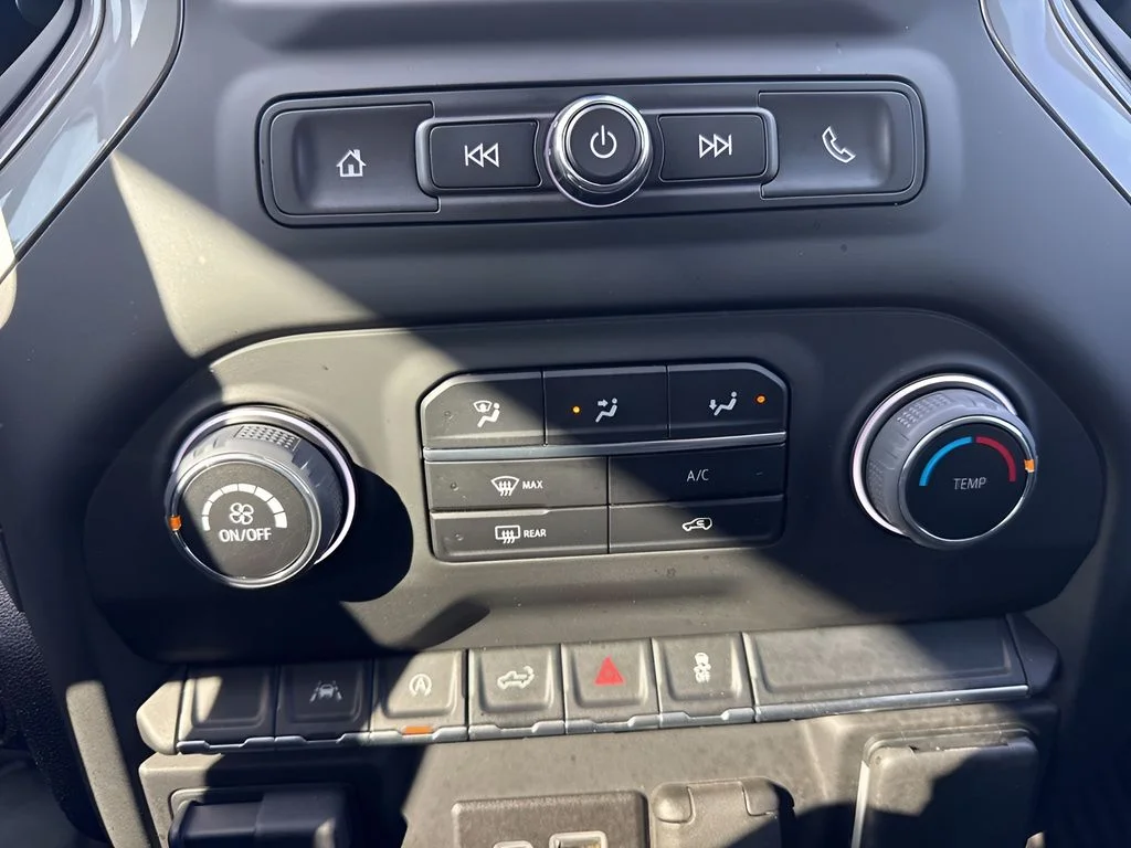 Used 2023 Gray Chevrolet Custom image 17