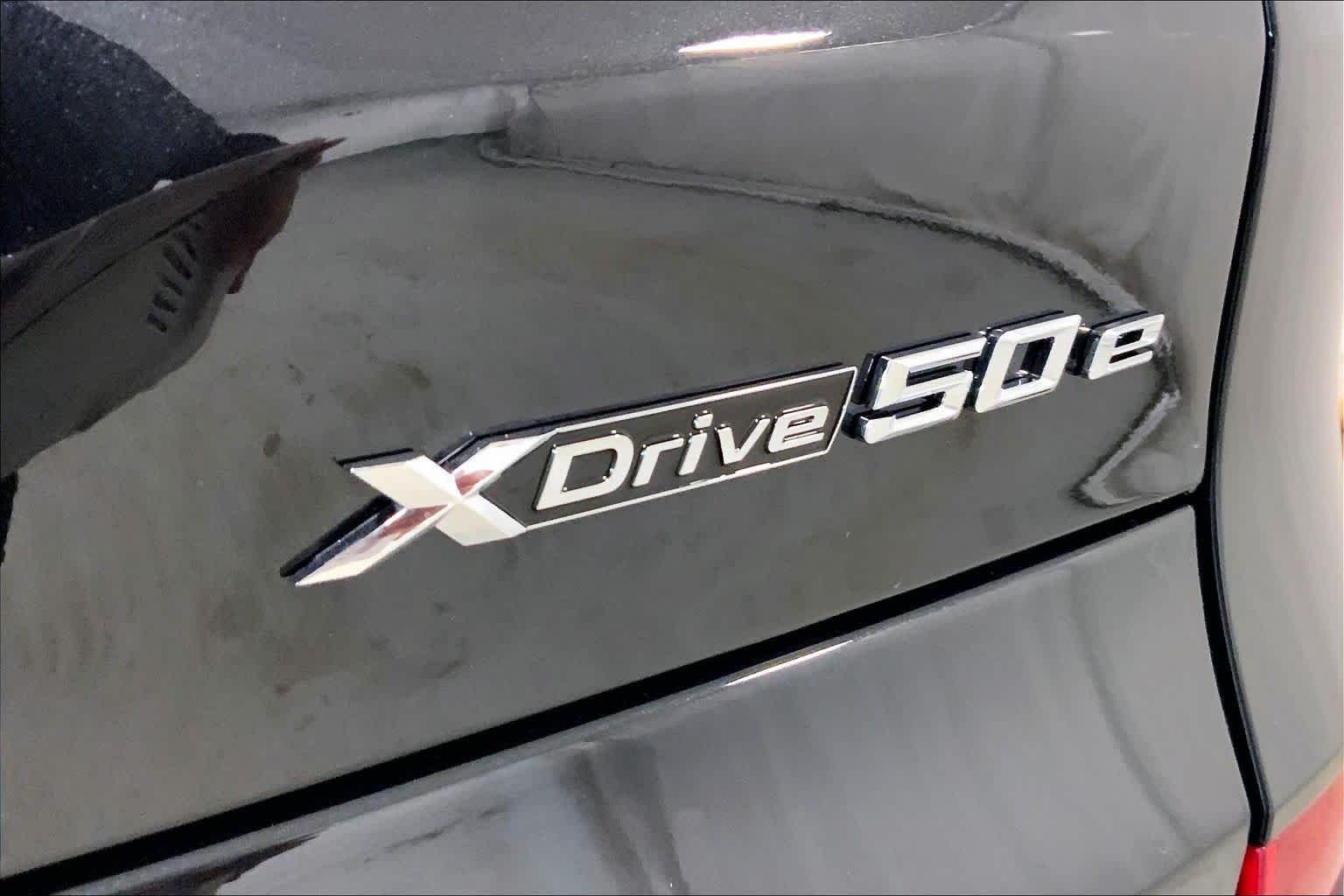 New 2026 Black Sapphire Metallic BMW xDrive50e image 16