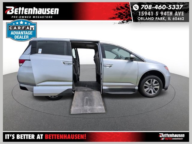 Pre-Owned 2015 Honda Odyssey Touring With Navigation