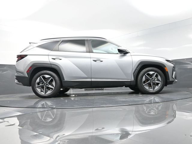 Used 2025 Silver Hyundai SEL image 38