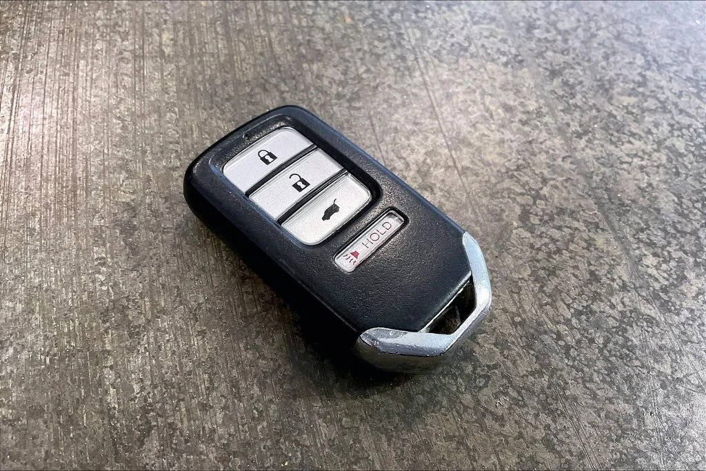 Used 2018  Honda EX image 11