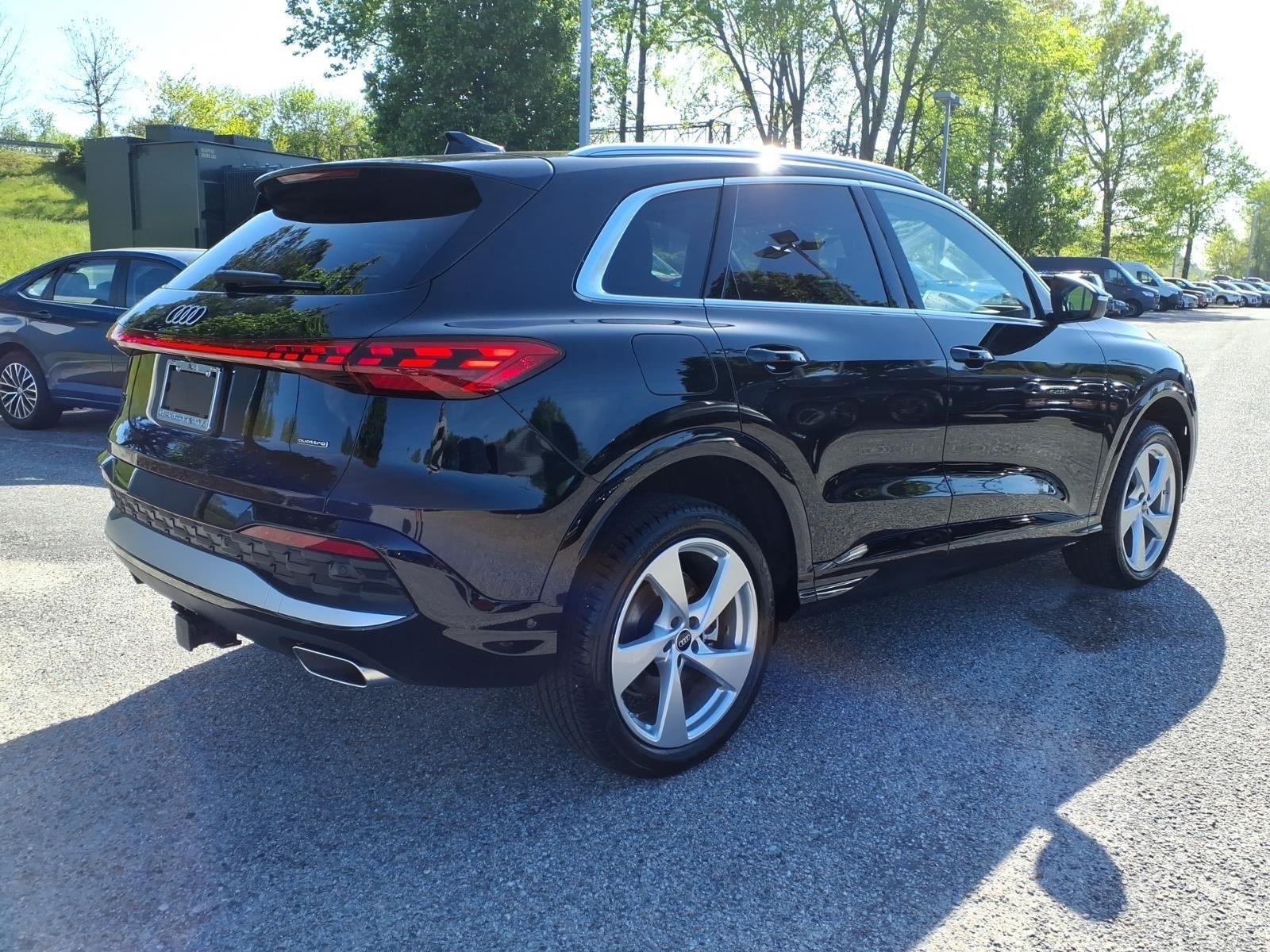 Used 2025 Mythos Black Metallic Audi Premium Plus image 6
