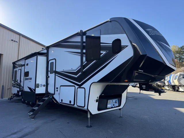Pre-Owned 2024 Grand Design Momentum