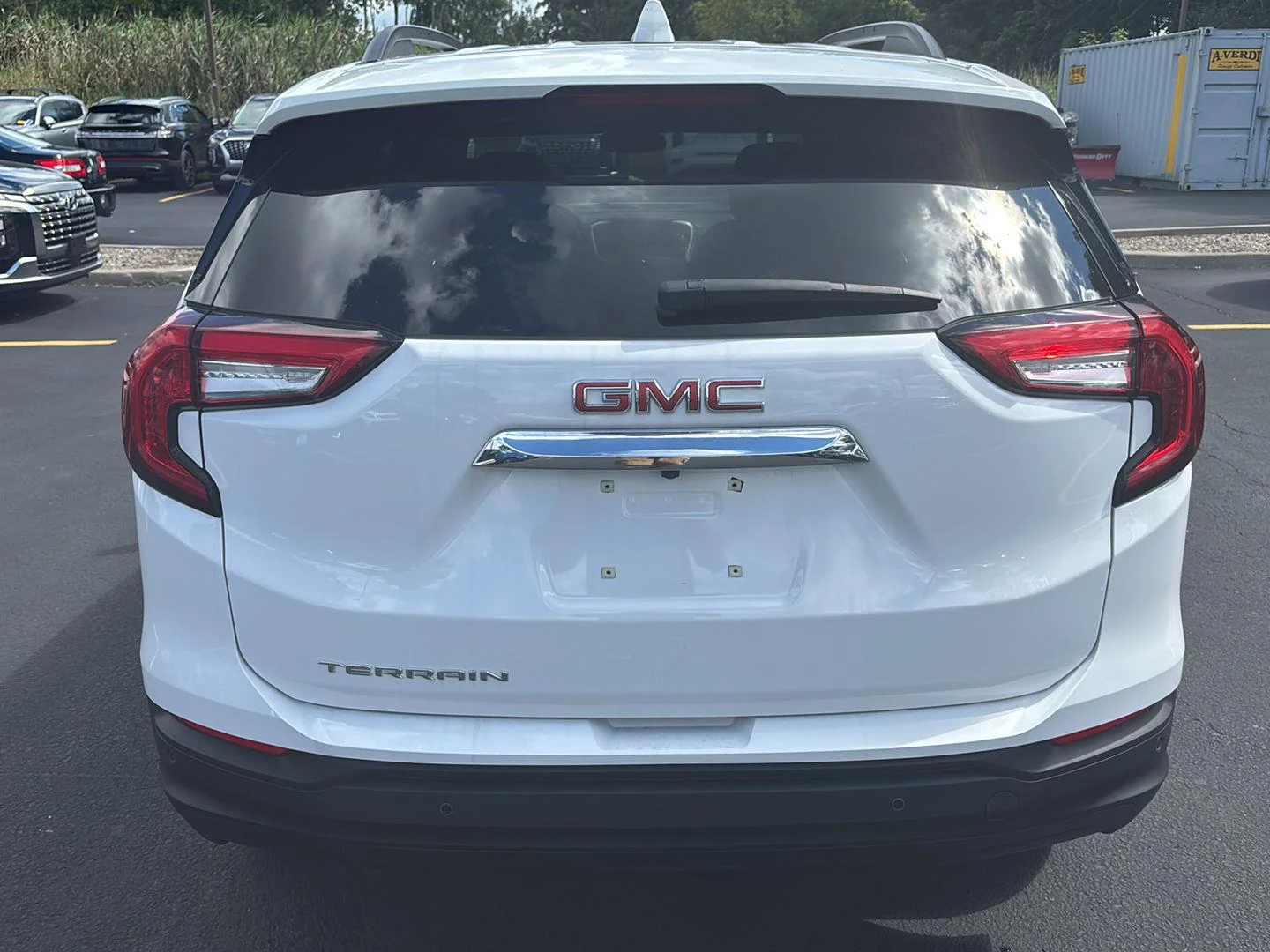 Used 2023 Summit White GMC SLE image 6
