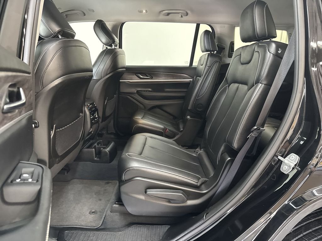 Used 2023 Diamond Black Jeep Limited image 16