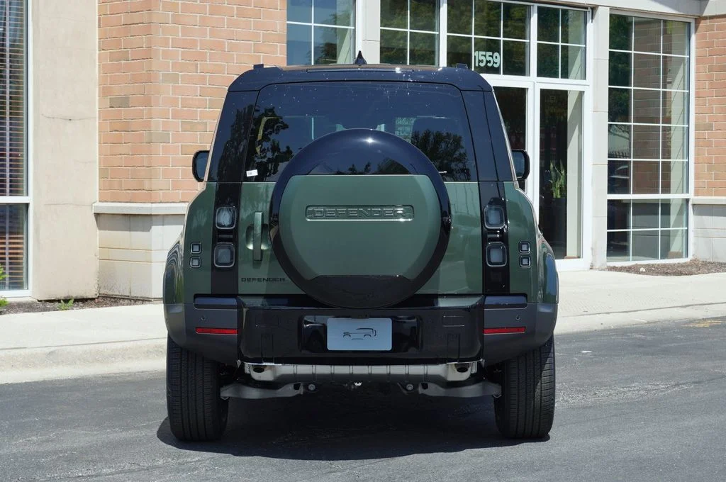 New 2026 Woolstone Green Land Rover S image 5