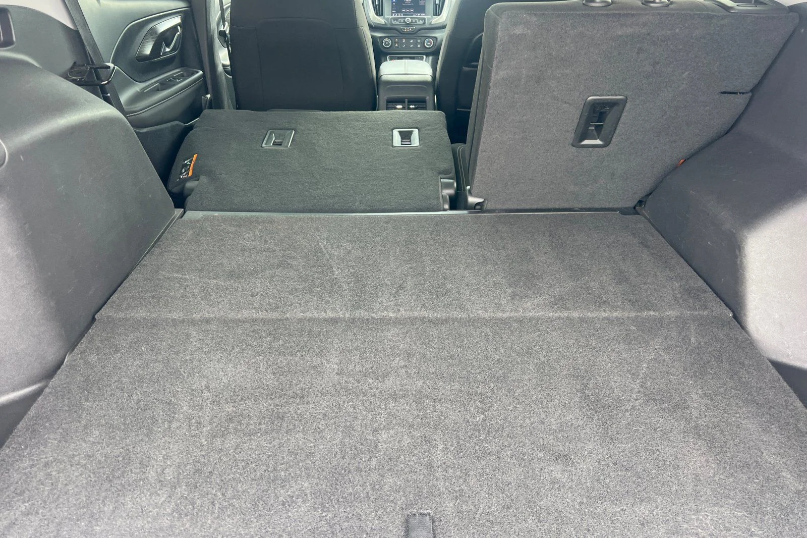 Used 2024 White GMC SLE image 12