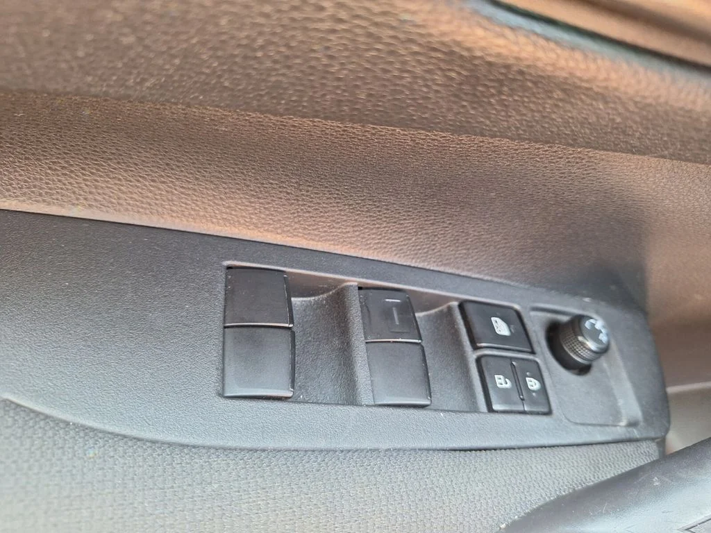 2024 Toyota Corolla LE - Photo 19