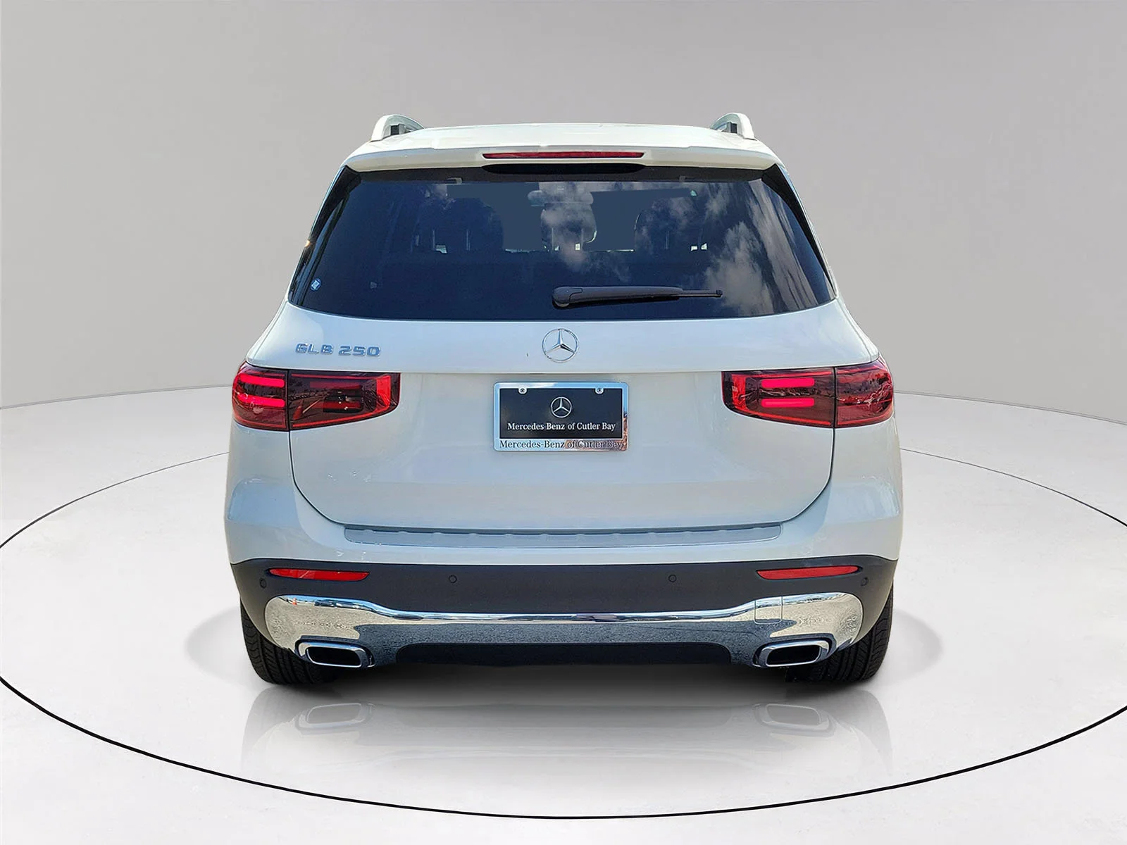New 2026 Polar White Mercedes-Benz GLB 250 image 5